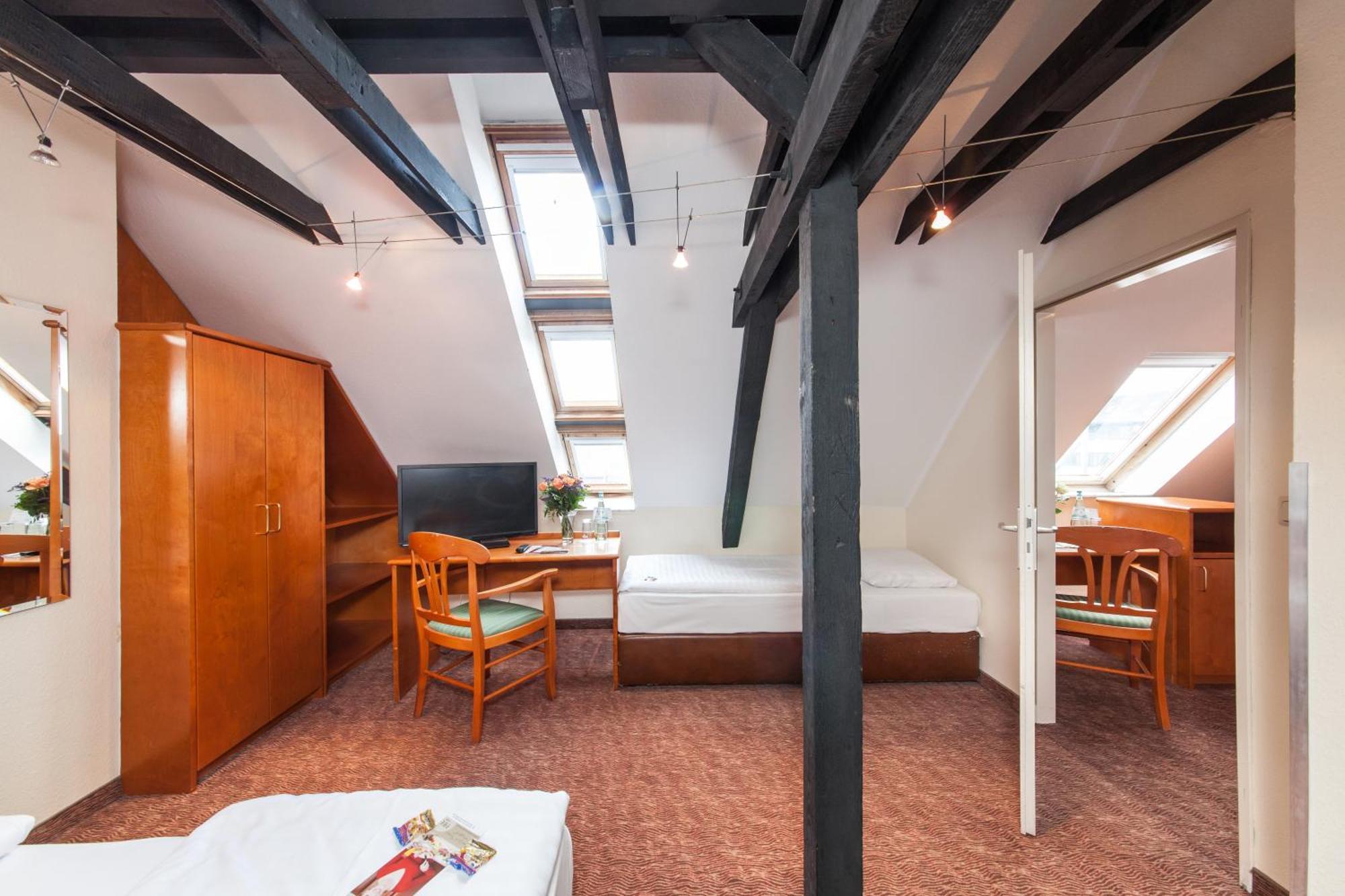 Hotel Ahl Meerkatzen Cologne